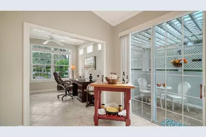 7126 Kensington Court, University Park, FL 34201 - Photo 23