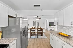 3030 Courtland St, Sarasota, FL 34237 - Photo 13