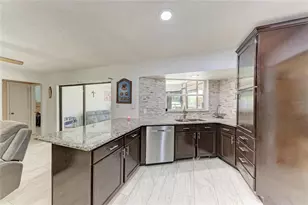 1520 Sunnyhills Dr, Brandon, FL 33510 - Photo 9