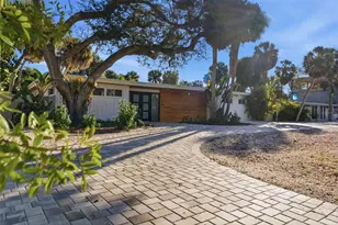 4879 Commonwealth Dr, Sarasota, FL 34242 - Photo 3