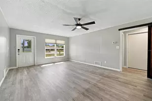3036 Shamrock Dr, Venice, FL 34293 - Photo 7
