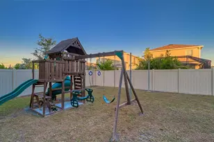3809 Golden Oriole Pkwy, Sarasota, FL 34232 - Photo 23