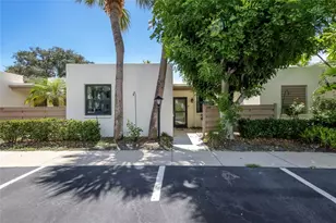 226 Sherwood Dr, Bradenton, FL 34210 - Photo 1