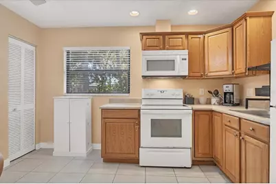 2703 Forest Knoll Drive #B, Sarasota, FL 34232 - Photo 9