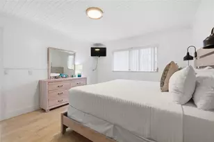 28 Seaside Ct, Holmes Beach, FL 34217 - Photo 25