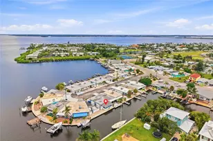 28 Seaside Ct, Holmes Beach, FL 34217 - Photo 59