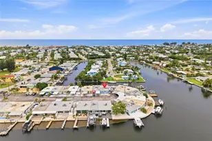 28 Seaside Ct, Holmes Beach, FL 34217 - Photo 57