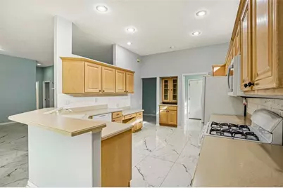 5814 Fairwoods Circle, Sarasota, FL 34243 - Photo 17