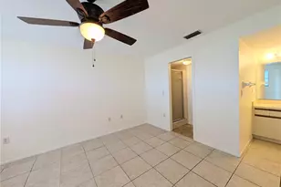 2515 Bayshore Gardens Pkwy, Bradenton, FL 34207 - Photo 17