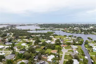 400 Dona Dr, Nokomis, FL 34275 - Photo 41