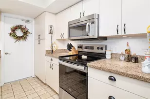 3012 Hyde Park St, Sarasota, FL 34239 - Photo 9