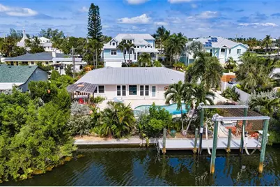 503 65th Street, Holmes Beach, FL 34217 - Photo 9