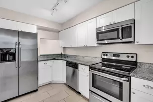 7294 Cloister Dr, Sarasota, FL 34231 - Photo 5