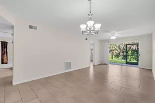 7294 Cloister Dr, Sarasota, FL 34231 - Photo 3