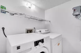 7294 Cloister Dr, Sarasota, FL 34231 - Photo 11