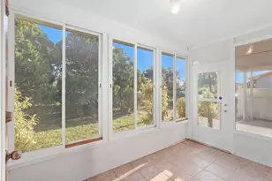 5375 49th Ave N, Saint Petersburg, FL 33709 - Photo 5