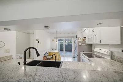 3266 Sandleheath #51, Sarasota, FL 34235 - Photo 13
