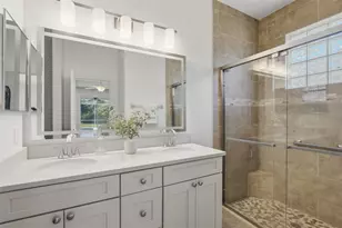 414 Londonderry Dr, Sarasota, FL 34240 - Photo 27