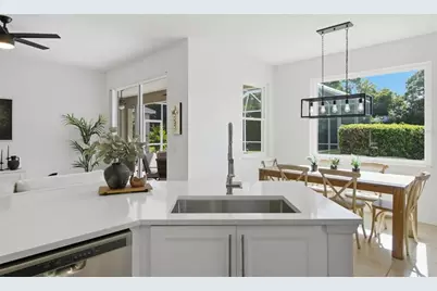 414 Londonderry Drive, Sarasota, FL 34240 - Photo 15