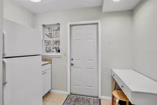 4424 Friar Tuck Ln, Sarasota, FL 34232 - Photo 17