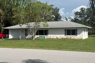 527 Parkview Dr, Sarasota, FL 34243 - Photo 1