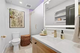 5055 Lahaina Dr, Sarasota, FL 34232 - Photo 13