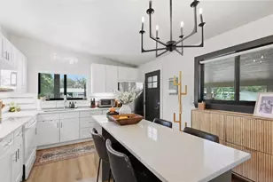 5055 Lahaina Dr, Sarasota, FL 34232 - Photo 5