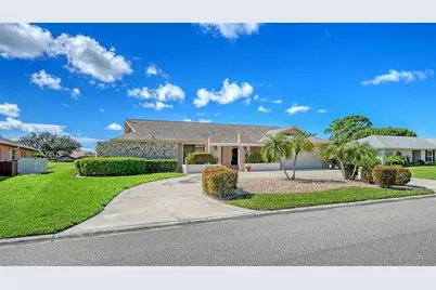 3708 Torrey Pines Way, Sarasota, FL 34238 - Photo 11
