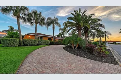 7137 Westmoreland Drive, Sarasota, FL 34243 - Photo 3