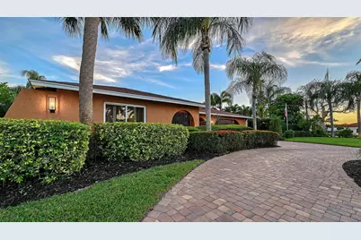 7137 Westmoreland Drive, Sarasota, FL 34243 - Photo 7