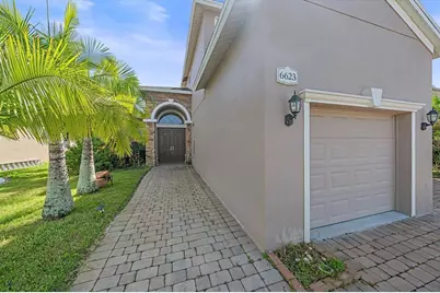 6623 38th Lane E, Sarasota, FL 34243 - Photo 3