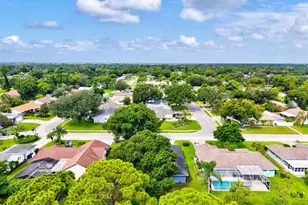 7129 Queen Palm Cir, Sarasota, FL 34243 - Photo 45