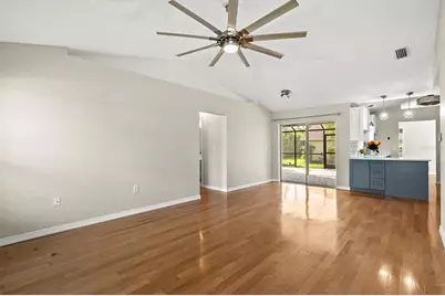 7129 Queen Palm Circle, Sarasota, FL 34243 - Photo 29