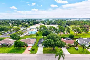 7129 Queen Palm Cir, Sarasota, FL 34243 - Photo 43
