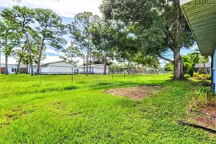 7129 Queen Palm Cir, Sarasota, FL 34243 - Photo 39