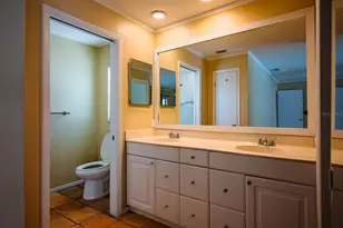 2339 Riverwood Pines Dr, Sarasota, FL 34231 - Photo 21