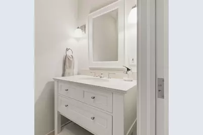 1241 Gulf Of Mexico Drive #109, Longboat Key, FL 34228 - Photo 23