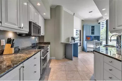 1241 Gulf Of Mexico Drive #109, Longboat Key, FL 34228 - Photo 13