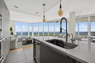 175 1st St S, Saint Petersburg, FL 33701 - Photo 9