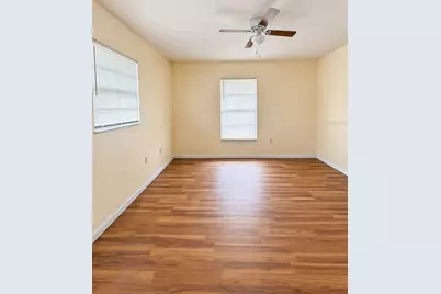 1613 28th Street W, Bradenton, FL 34205 - Photo 9