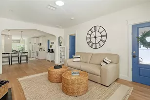 2546 Loma Linda St, Sarasota, FL 34239 - Photo 5
