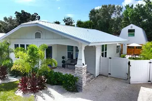 2546 Loma Linda St, Sarasota, FL 34239 - Photo 1