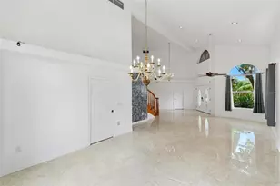 2429 Whippoorwill Cir, Sarasota, FL 34231 - Photo 9