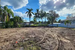 6915 9th Ave NW, Bradenton, FL 34209 - Photo 1