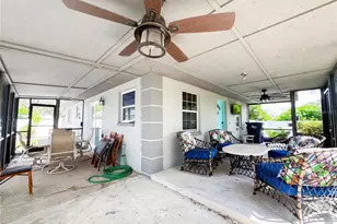 2751 72nd Ave Dr E, Sarasota, FL 34243 - Photo 29