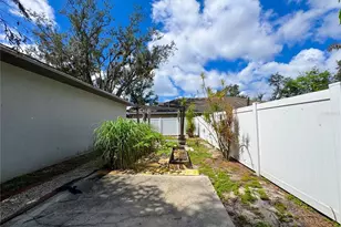 2751 72nd Ave Dr E, Sarasota, FL 34243 - Photo 39