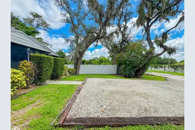 2751 72nd Avenue Drive E, Sarasota, FL 34243 - Photo 5