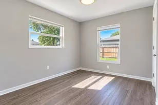 806 12th St E, Bradenton, FL 34208 - Photo 5