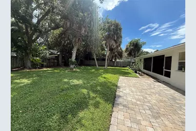 8735 Dunmore Drive, Sarasota, FL 34231 - Photo 23