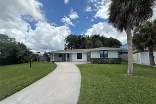 8735 Dunmore Dr, Sarasota, FL 34231 - Photo 29